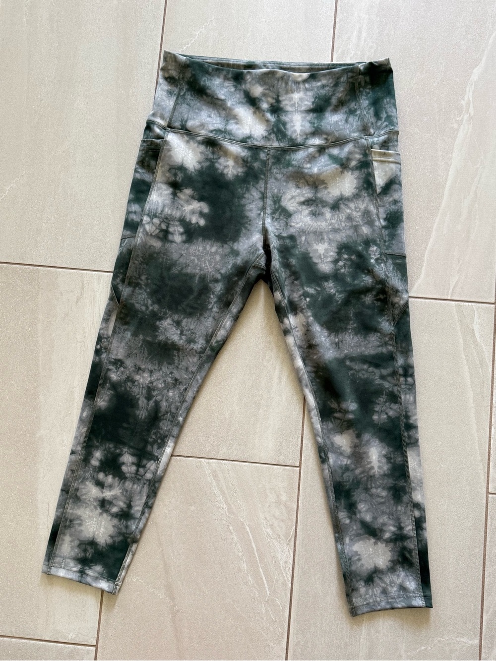 Nicole Miller Sport Tie Dye High Rise Crop Leggings 1X Plus Size Pockets
